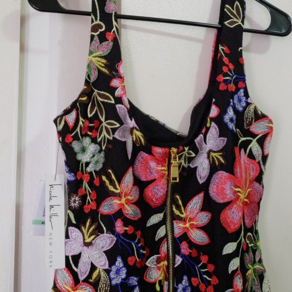 Dress - Picture 3 of 4
